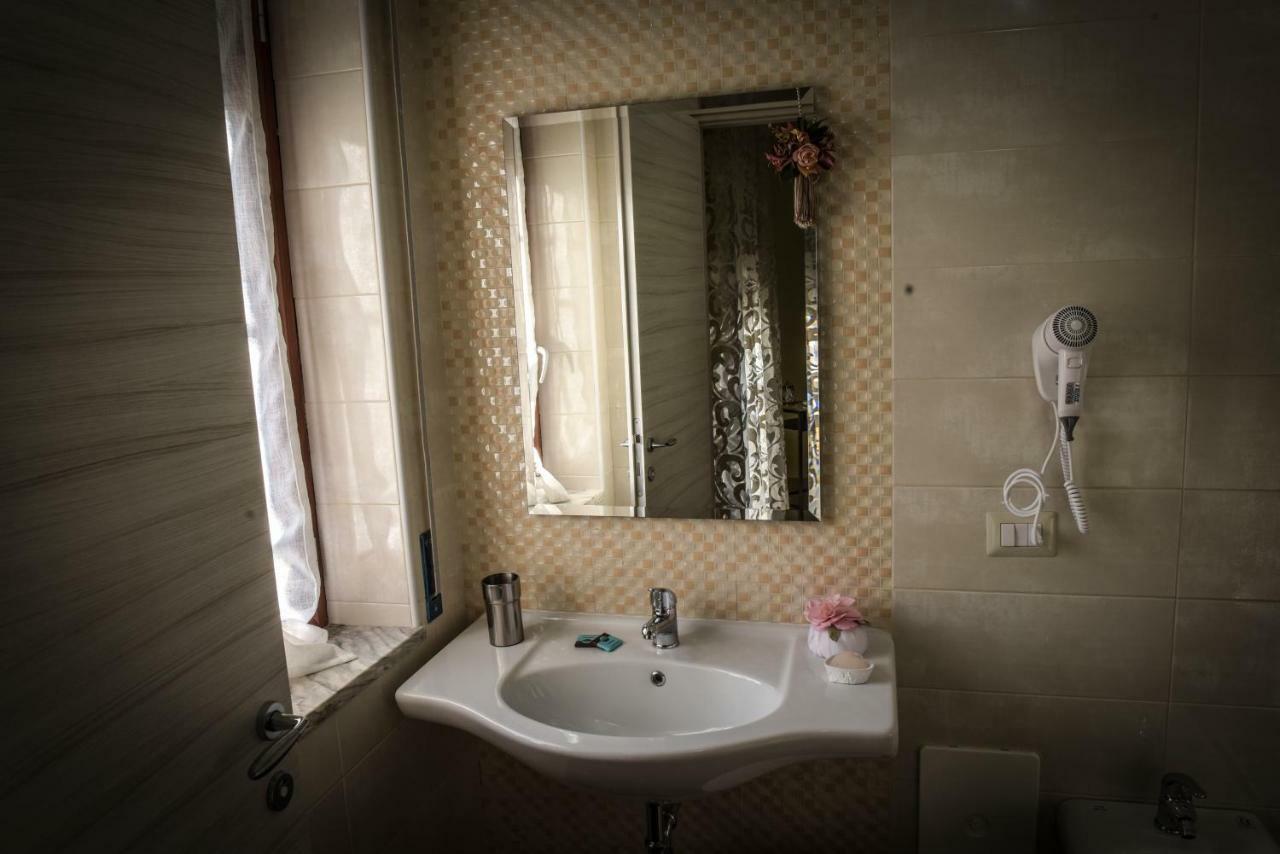 Bed and Breakfast Le Fontane Del Re Caserta Exterior foto